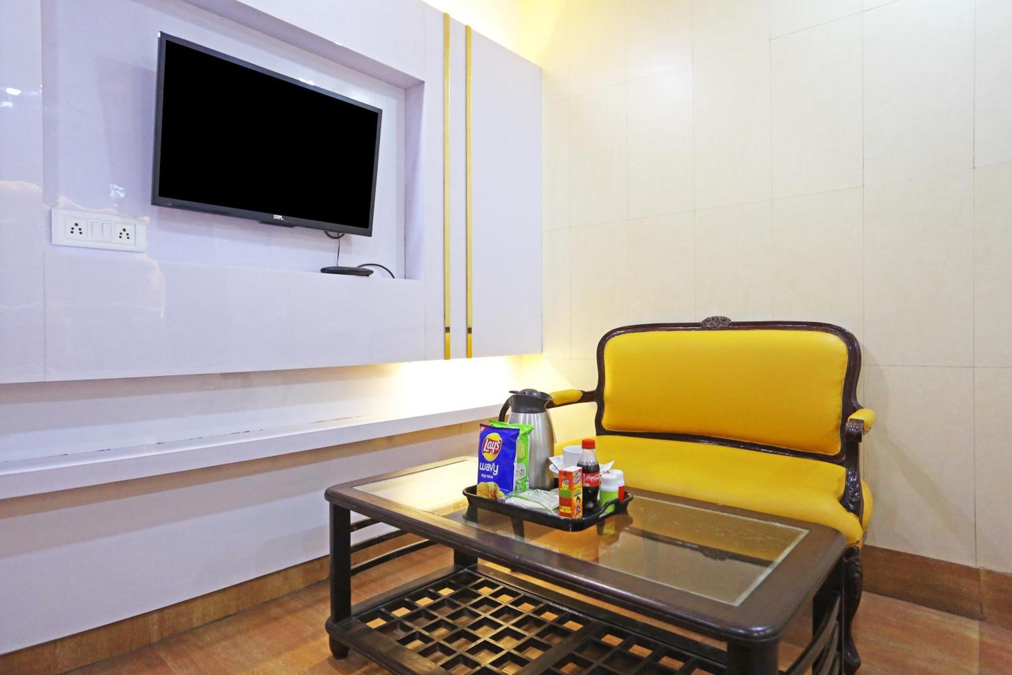 Hotel Preet Palace -5 Mints Walk From Nizamuddin Railway Station Нью-Делі Екстер'єр фото
