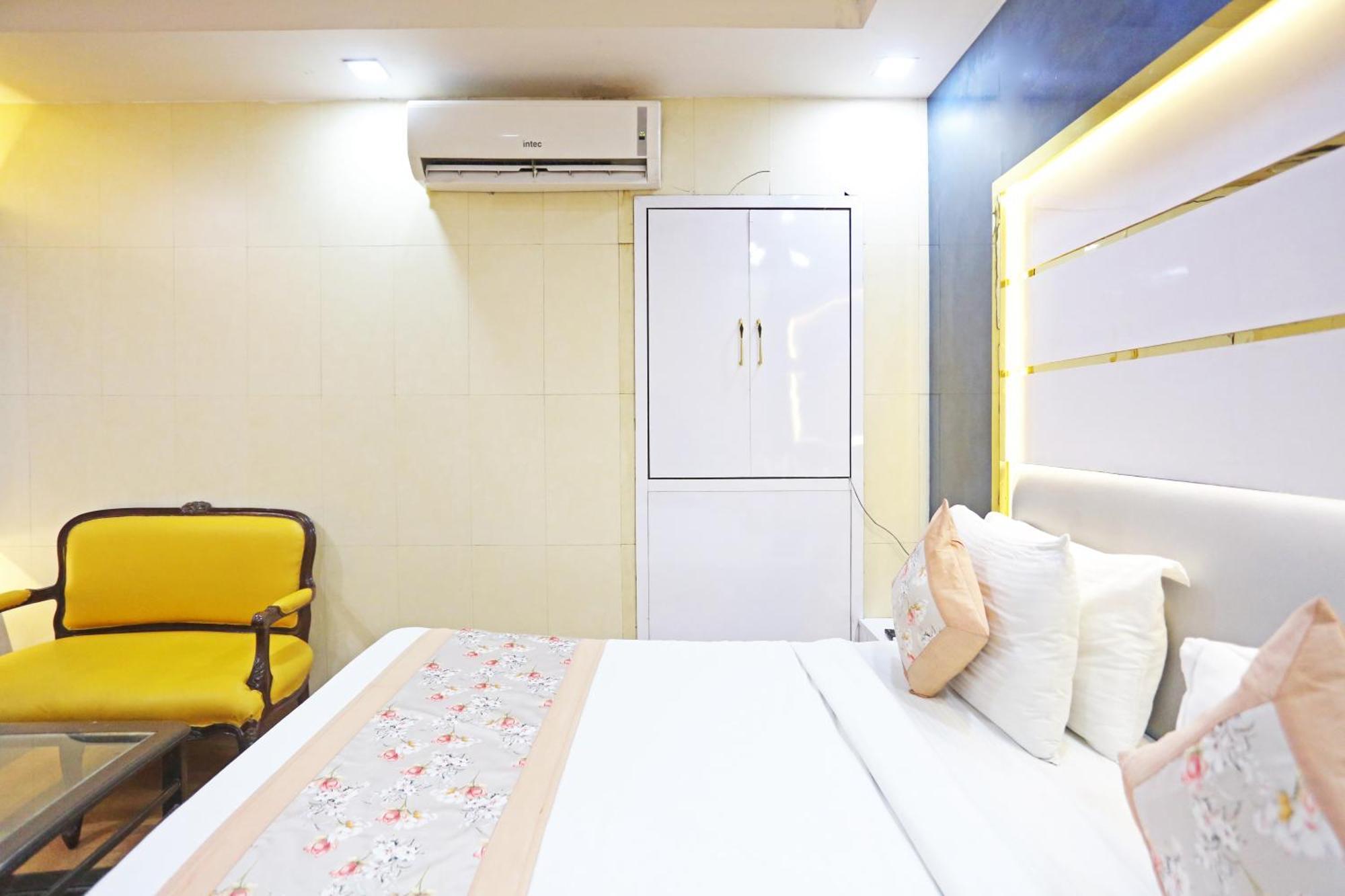 Hotel Preet Palace -5 Mints Walk From Nizamuddin Railway Station Нью-Делі Екстер'єр фото